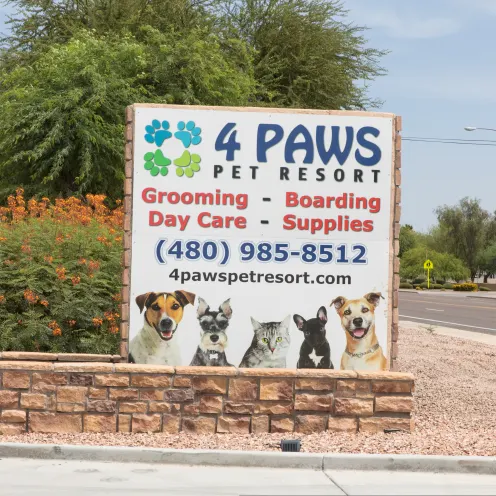 4 Paws Pet Resort Sign